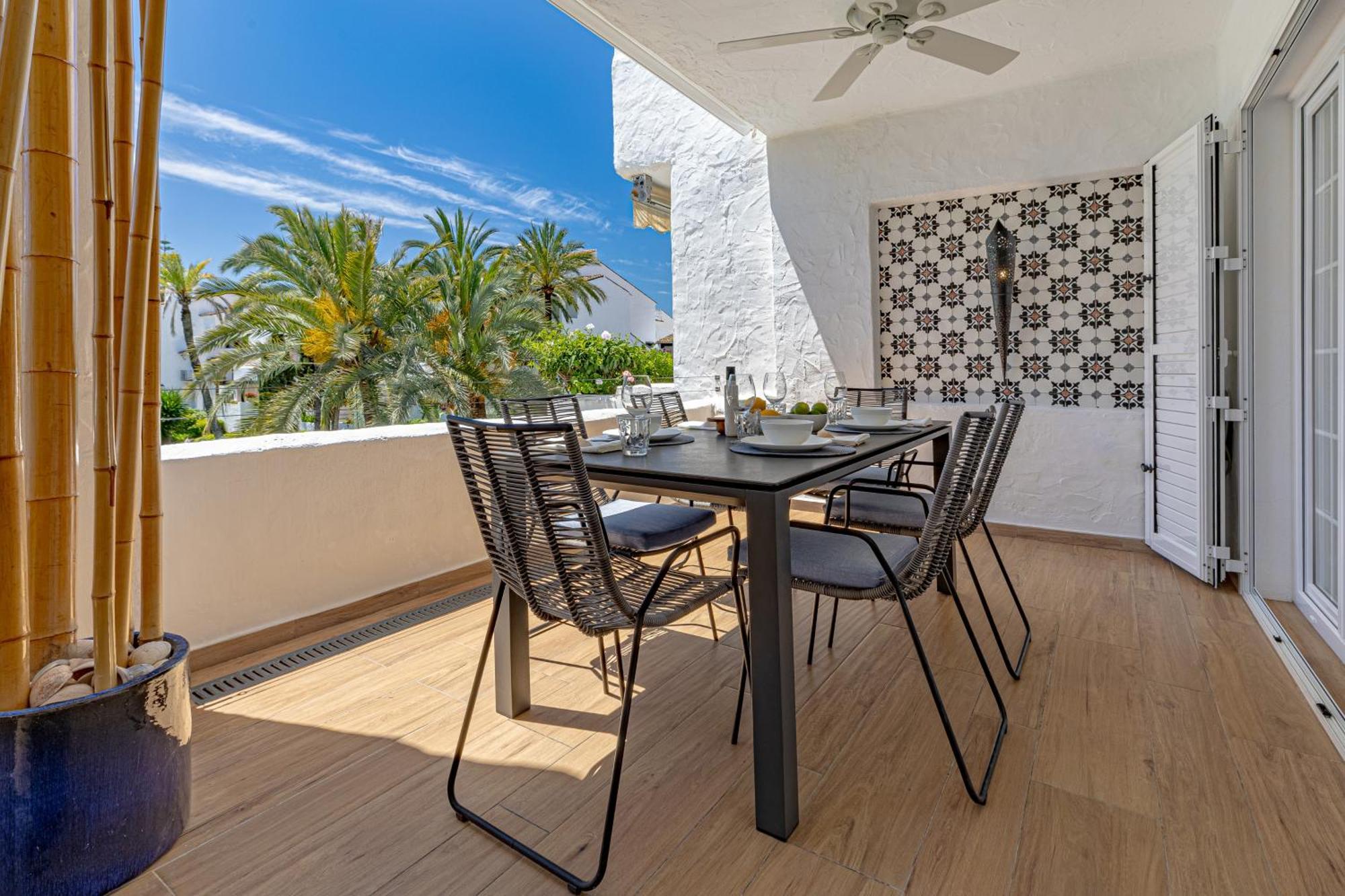 Apartamento Luxurious In Puente Romano,